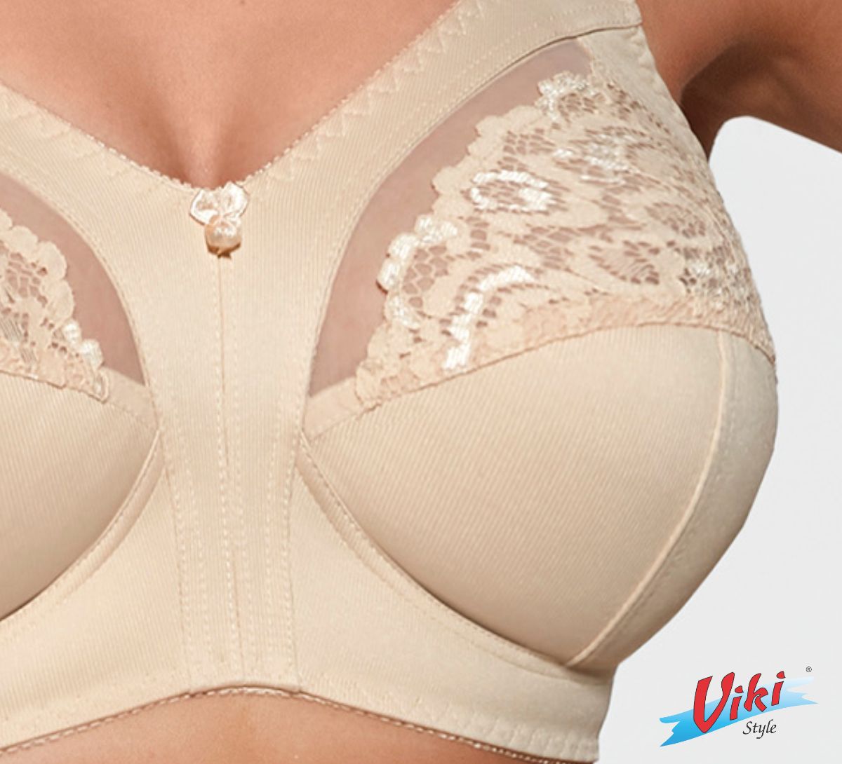 zbliżenie na miseczkę beżowego biustonosza model 577